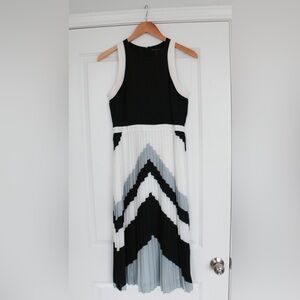 Banana Republic Pleated Tank Dress w/Geometric Print